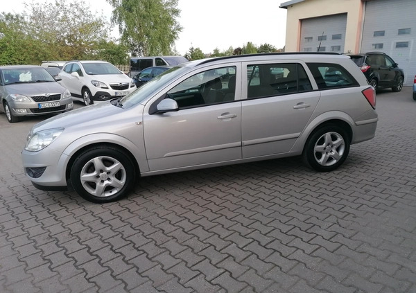 Opel Astra cena 14900 przebieg: 200000, rok produkcji 2008 z Gniezno małe 191